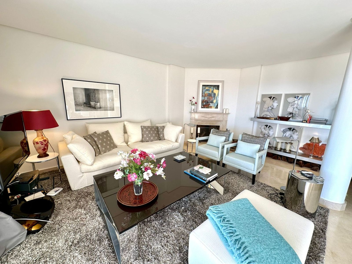 2 Bed Apartment for sale in Nueva Andalucía Costa Del Sol, Málaga, Spain