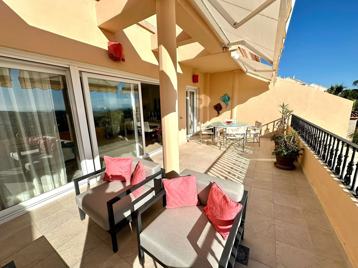 2 Bed Apartment for sale in Nueva Andalucía Costa Del Sol, Málaga, Spain