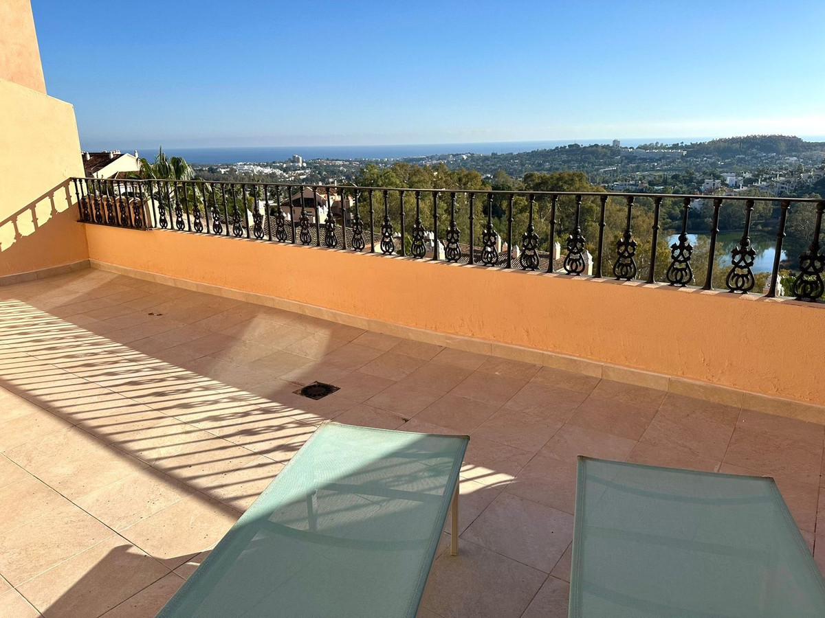 2 Bed Apartment for sale in Nueva Andalucía Costa Del Sol, Málaga, Spain