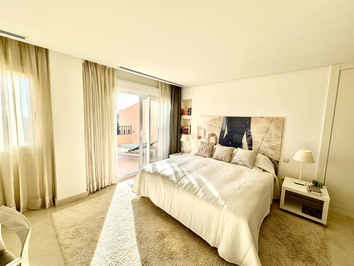 2 Bed Apartment for sale in Nueva Andalucía Costa Del Sol, Málaga, Spain
