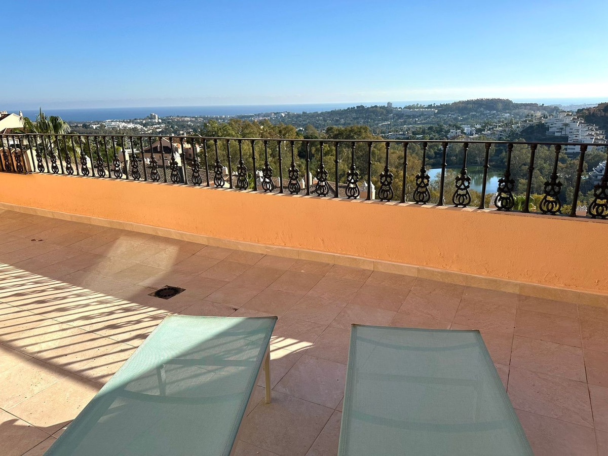 2 Bed Apartment for sale in Nueva Andalucía Costa Del Sol, Málaga, Spain
