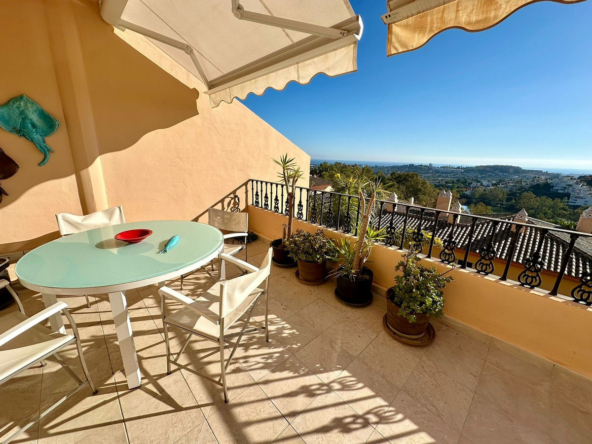 2 Bed Apartment for sale in Nueva Andalucía Costa Del Sol, Málaga, Spain