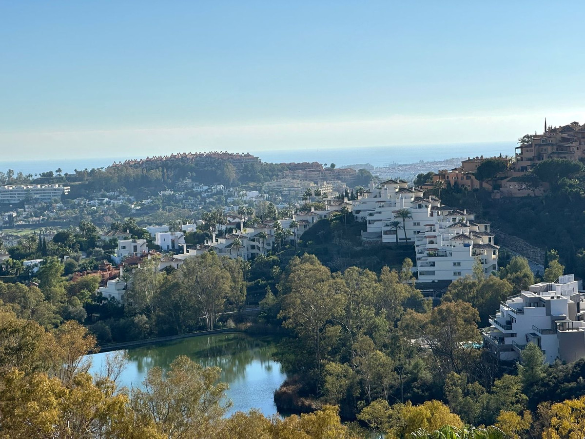 2 Bed Apartment for sale in Nueva Andalucía Costa Del Sol, Málaga, Spain