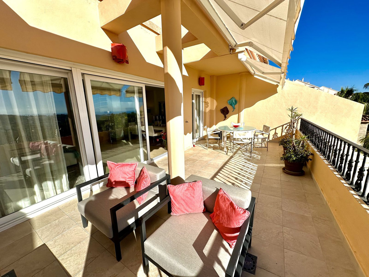 2 Bed Apartment for sale in Nueva Andalucía Costa Del Sol, Málaga, Spain