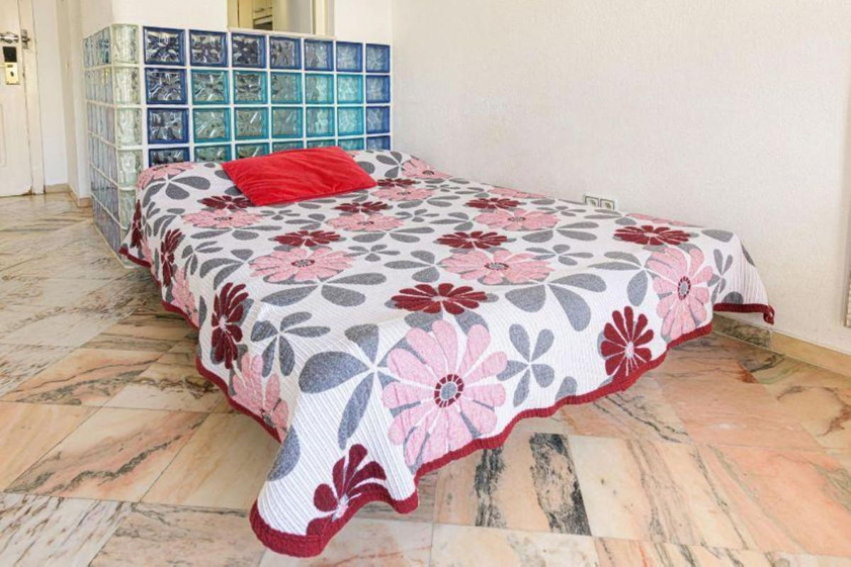 1 Bed Apartment for sale in Elviria Costa Del Sol, Málaga, Spain
