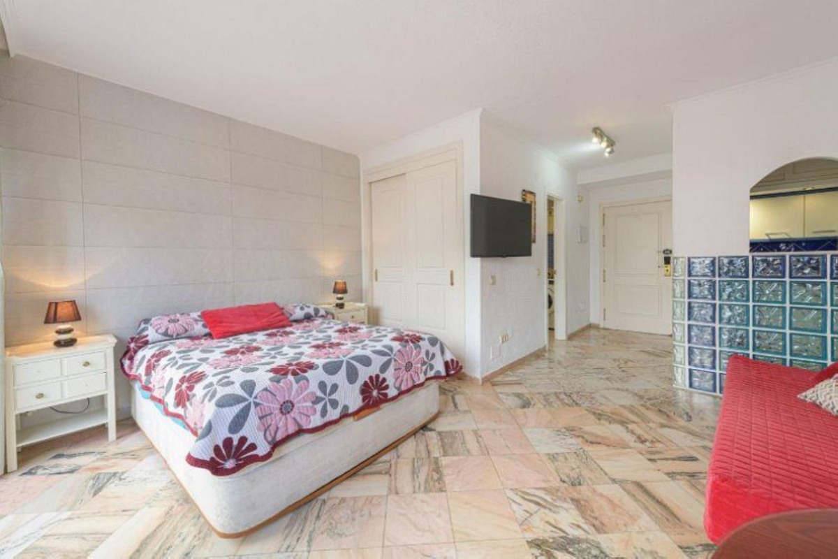 1 Bed Apartment for sale in Elviria Costa Del Sol, Málaga, Spain