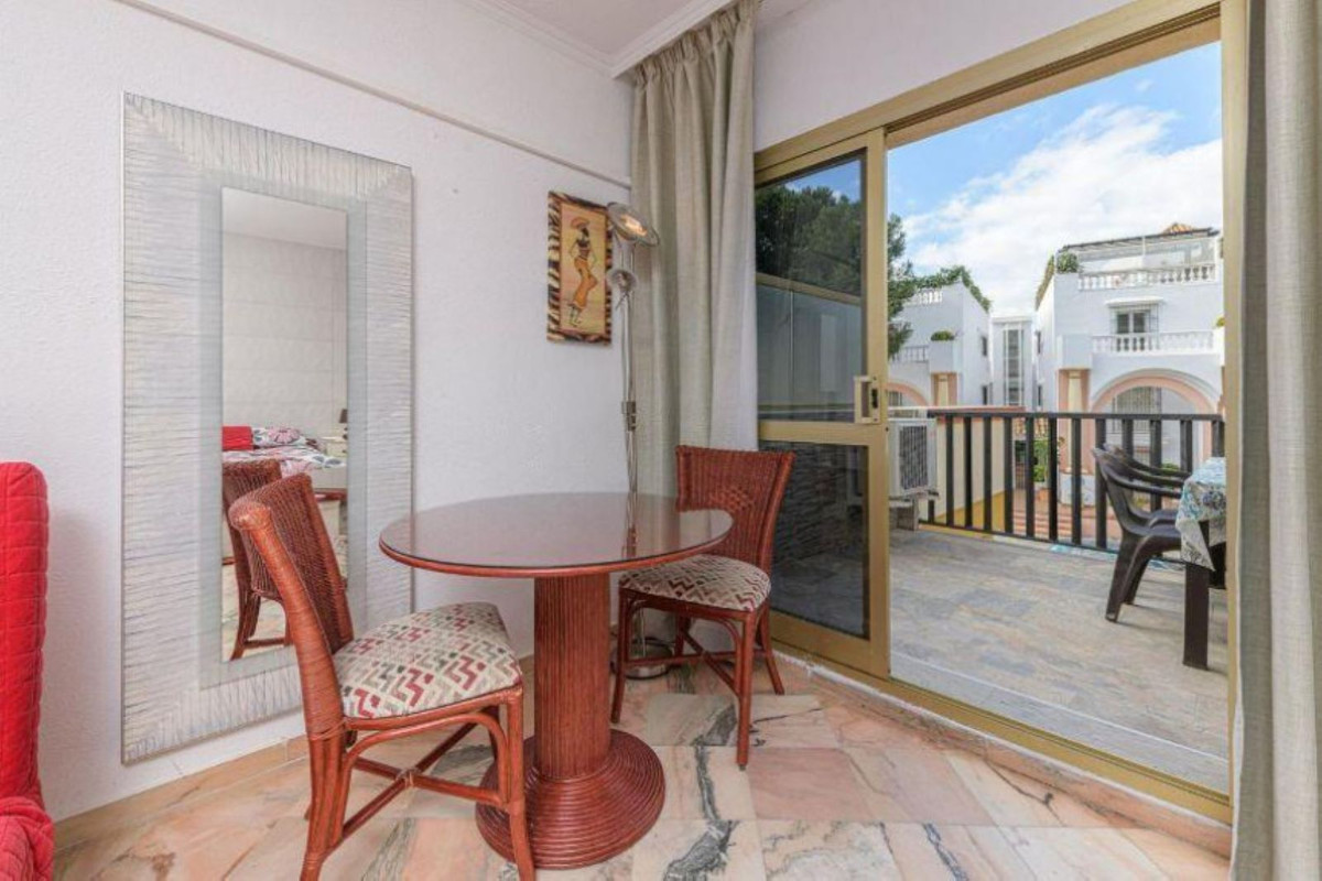 1 Bed Apartment for sale in Elviria Costa Del Sol, Málaga, Spain
