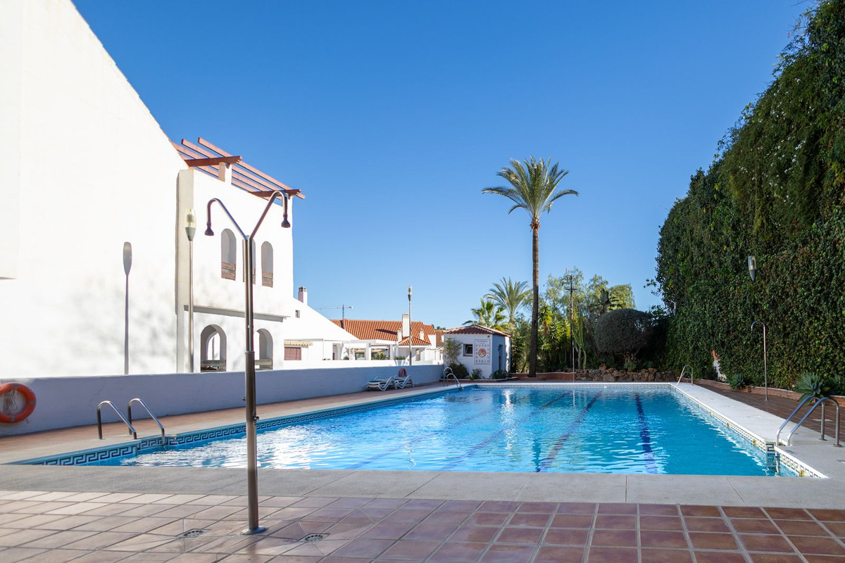 3 Bed Apartment for sale in Nueva Andalucía Costa Del Sol, Málaga, Spain