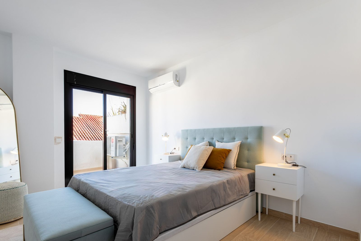 3 Bed Apartment for sale in Nueva Andalucía Costa Del Sol, Málaga, Spain