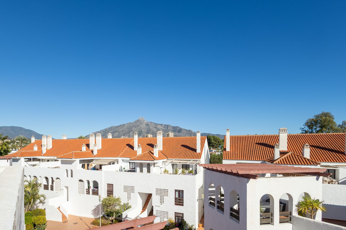 3 Bed Apartment for sale in Nueva Andalucía Costa Del Sol, Málaga, Spain