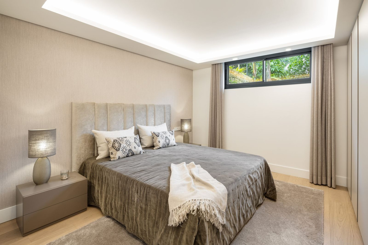 Se vende Villa - Chalet de 5 dormitorios en Costa Del Sol, Málaga, España