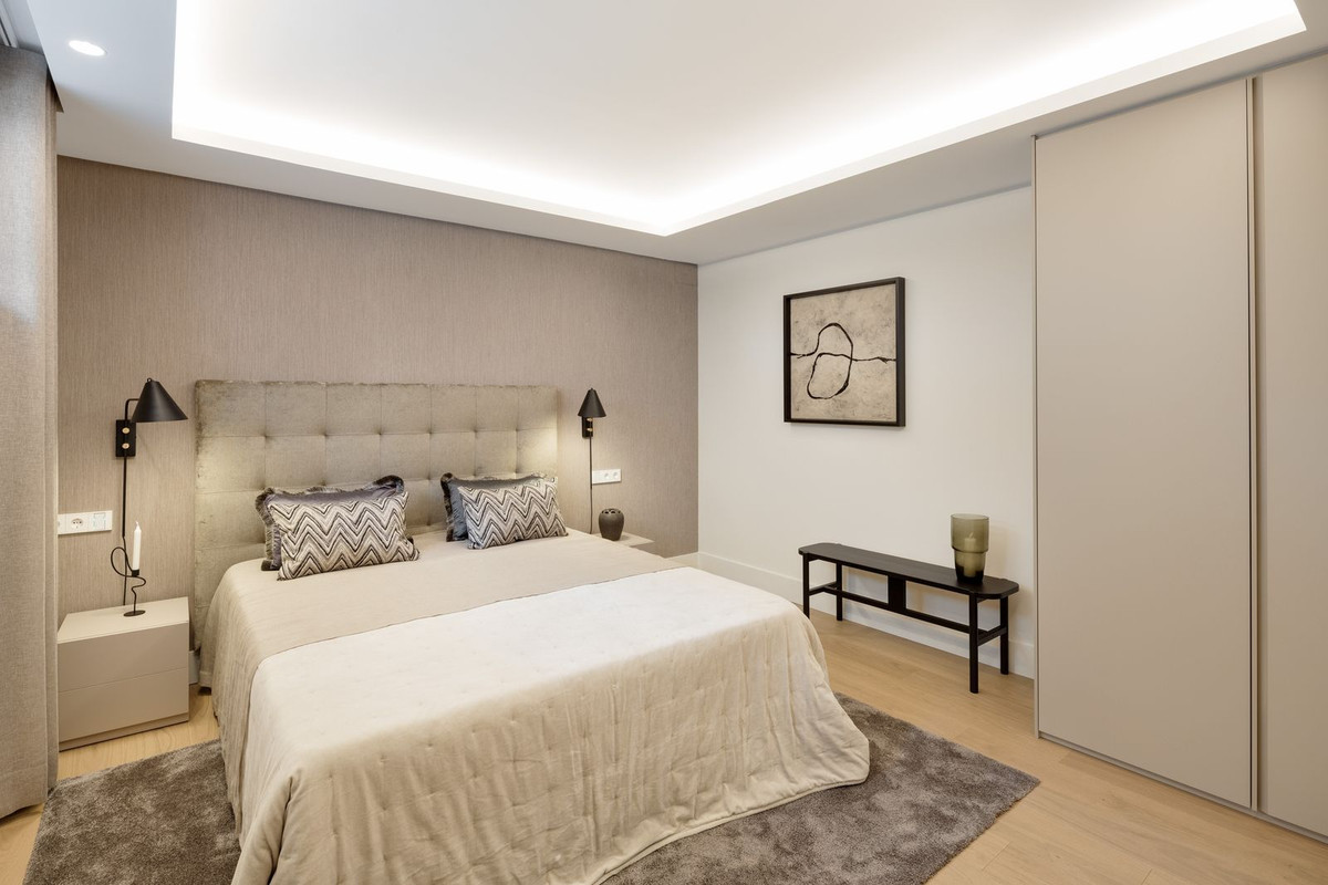 Se vende Villa - Chalet de 5 dormitorios en Costa Del Sol, Málaga, España