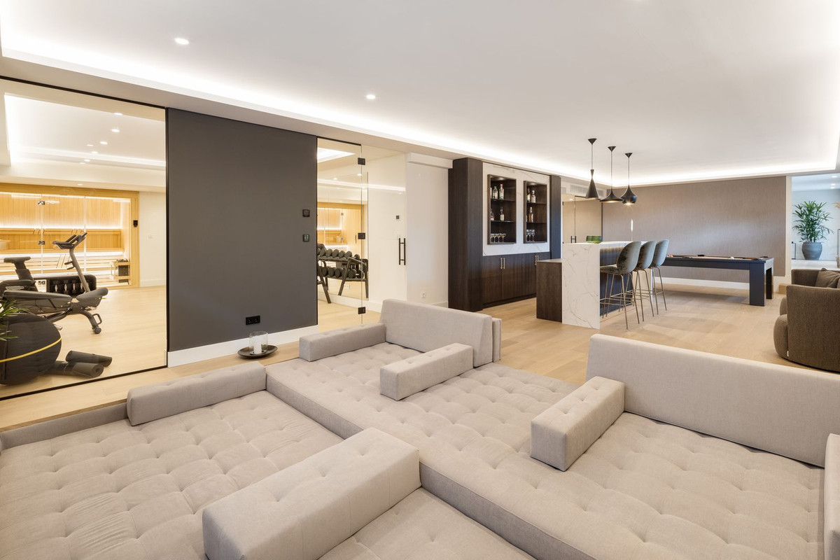 Se vende Villa - Chalet de 5 dormitorios en Costa Del Sol, Málaga, España
