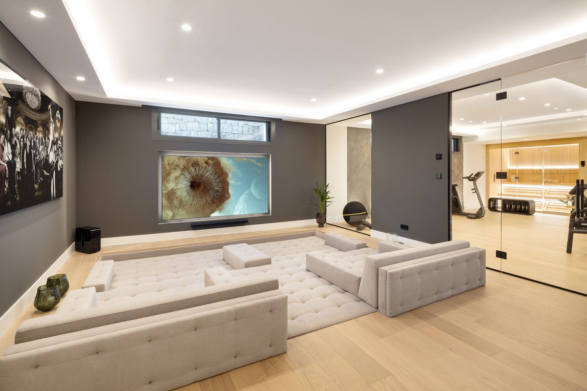 Se vende Villa - Chalet de 5 dormitorios en Costa Del Sol, Málaga, España
