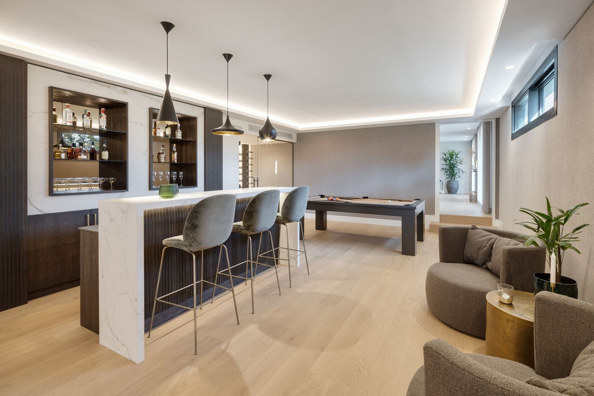 Se vende Villa - Chalet de 5 dormitorios en Costa Del Sol, Málaga, España
