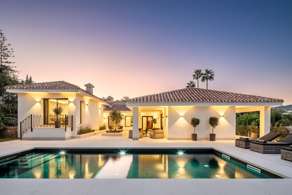 Se vende Villa - Chalet de 5 dormitorios en Costa Del Sol, Málaga, España