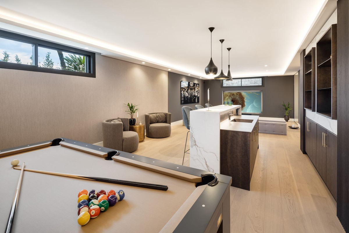 Se vende Villa - Chalet de 5 dormitorios en Costa Del Sol, Málaga, España