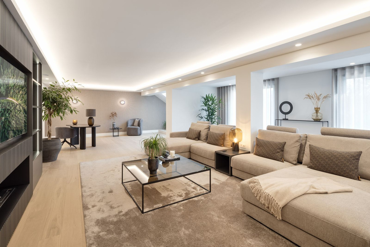 Se vende Villa - Chalet de 5 dormitorios en Costa Del Sol, Málaga, España