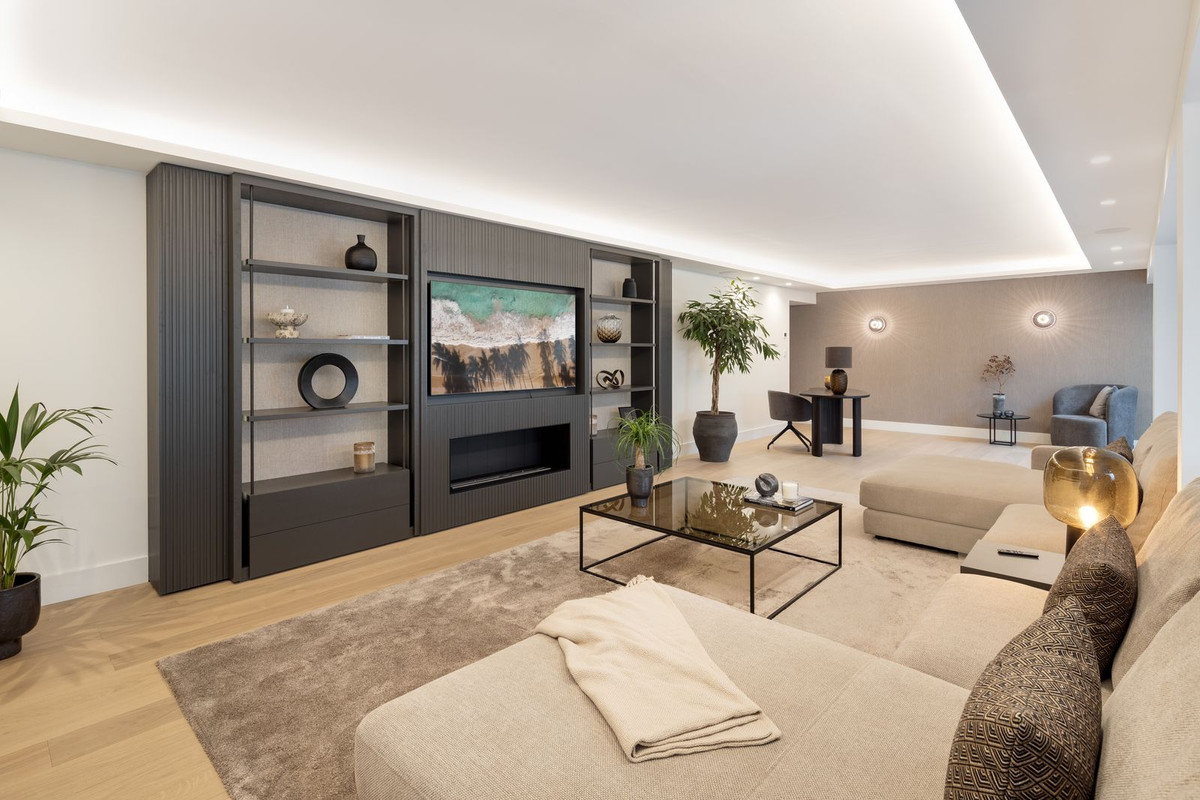 Se vende Villa - Chalet de 5 dormitorios en Costa Del Sol, Málaga, España