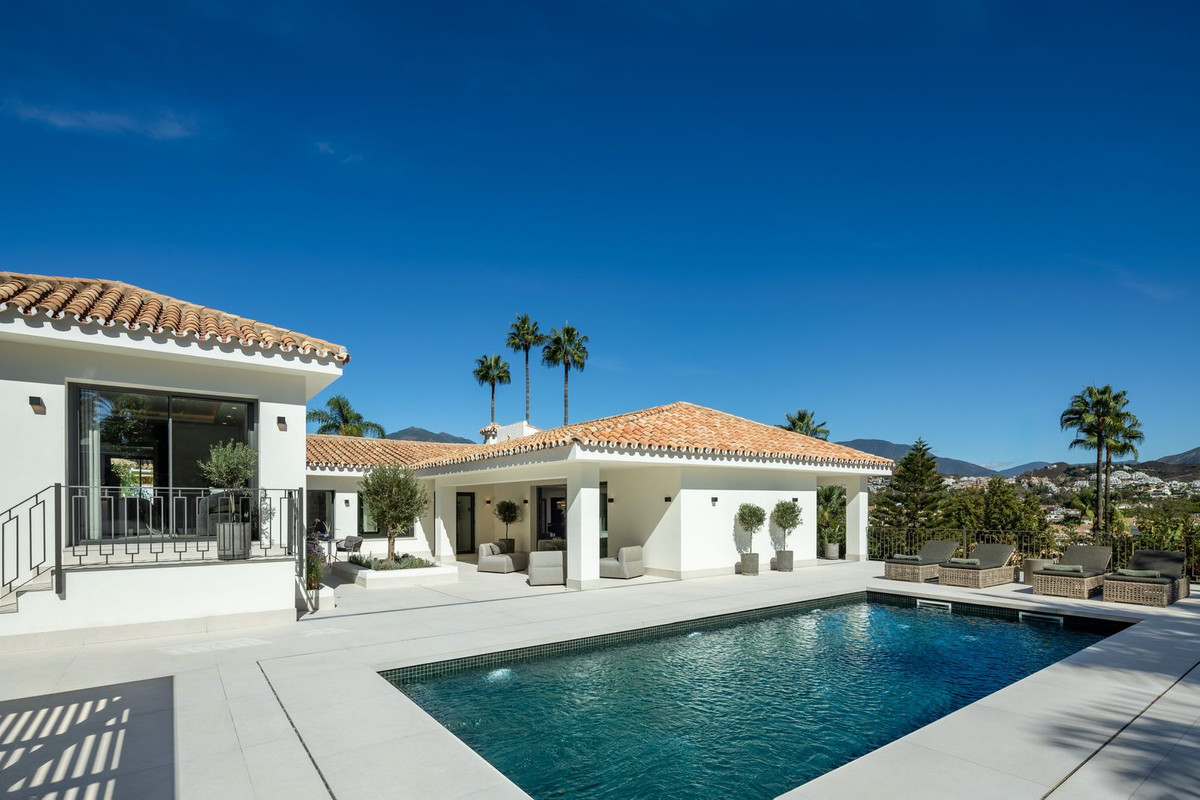 Se vende Villa - Chalet de 5 dormitorios en Costa Del Sol, Málaga, España