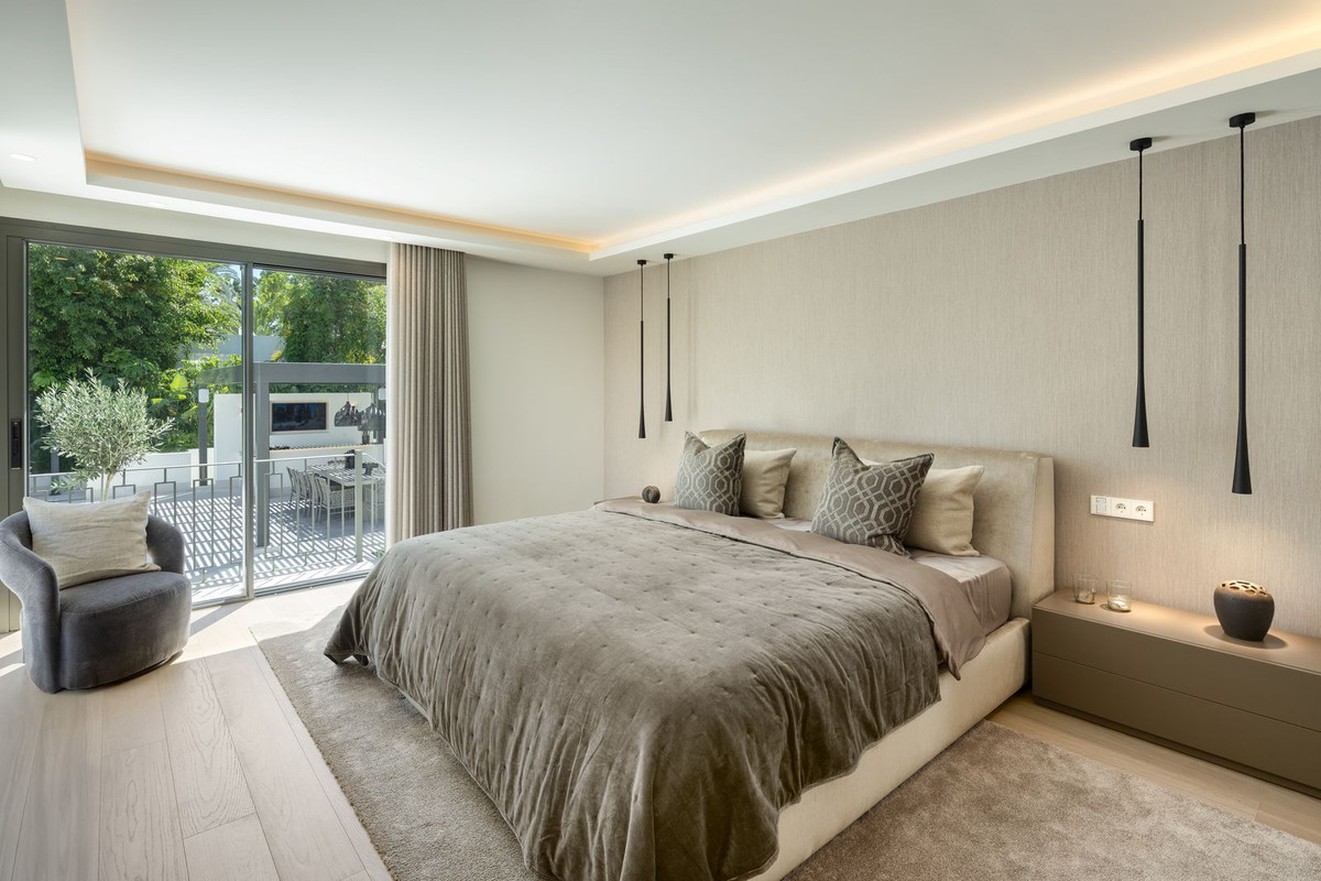 Se vende Villa - Chalet de 5 dormitorios en Costa Del Sol, Málaga, España