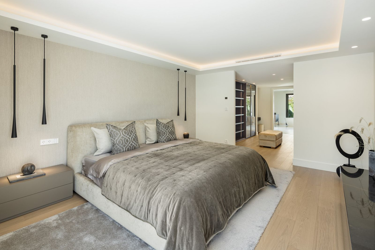 Se vende Villa - Chalet de 5 dormitorios en Costa Del Sol, Málaga, España