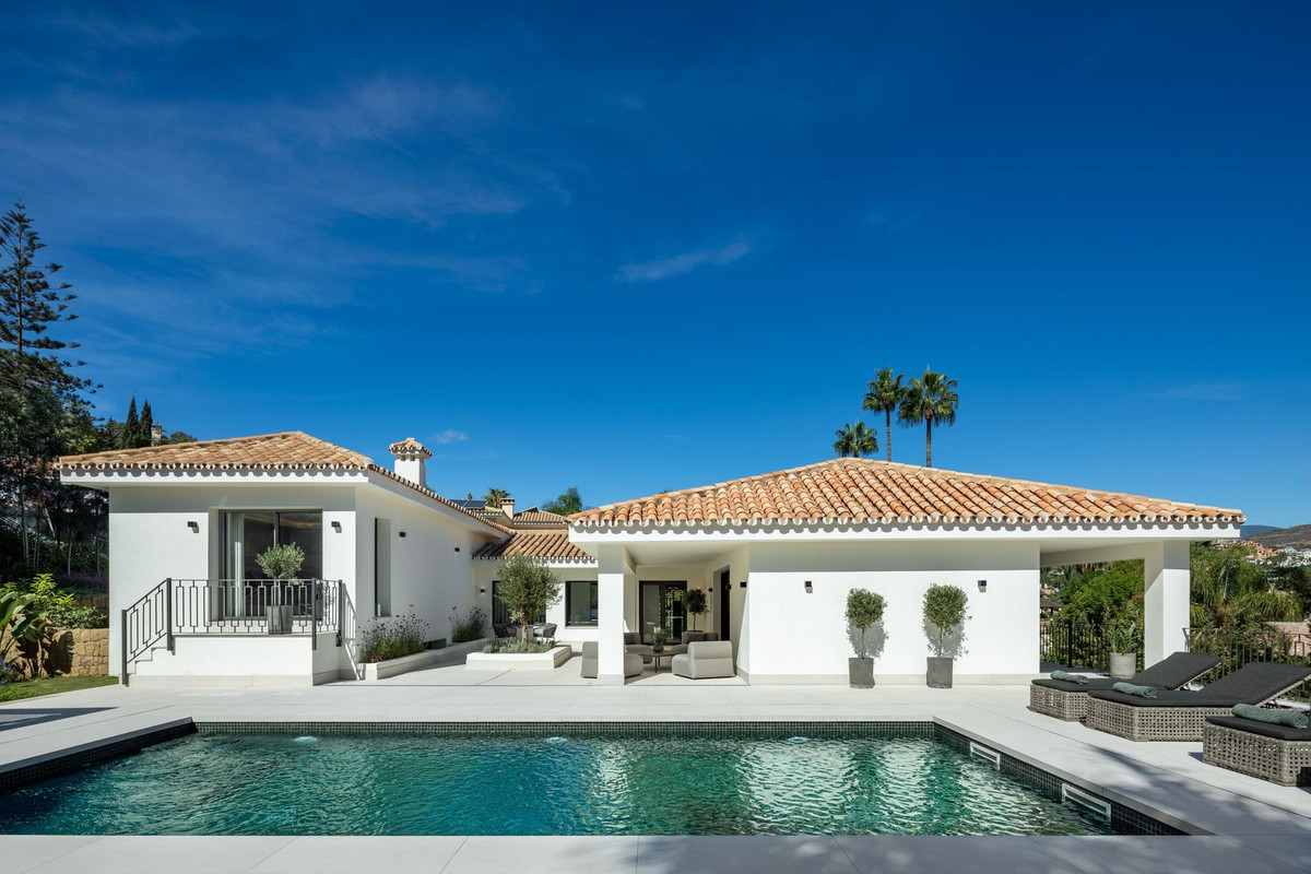 Se vende Villa - Chalet de 5 dormitorios en Costa Del Sol, Málaga, España