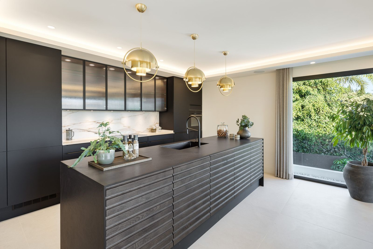 Se vende Villa - Chalet de 5 dormitorios en Costa Del Sol, Málaga, España