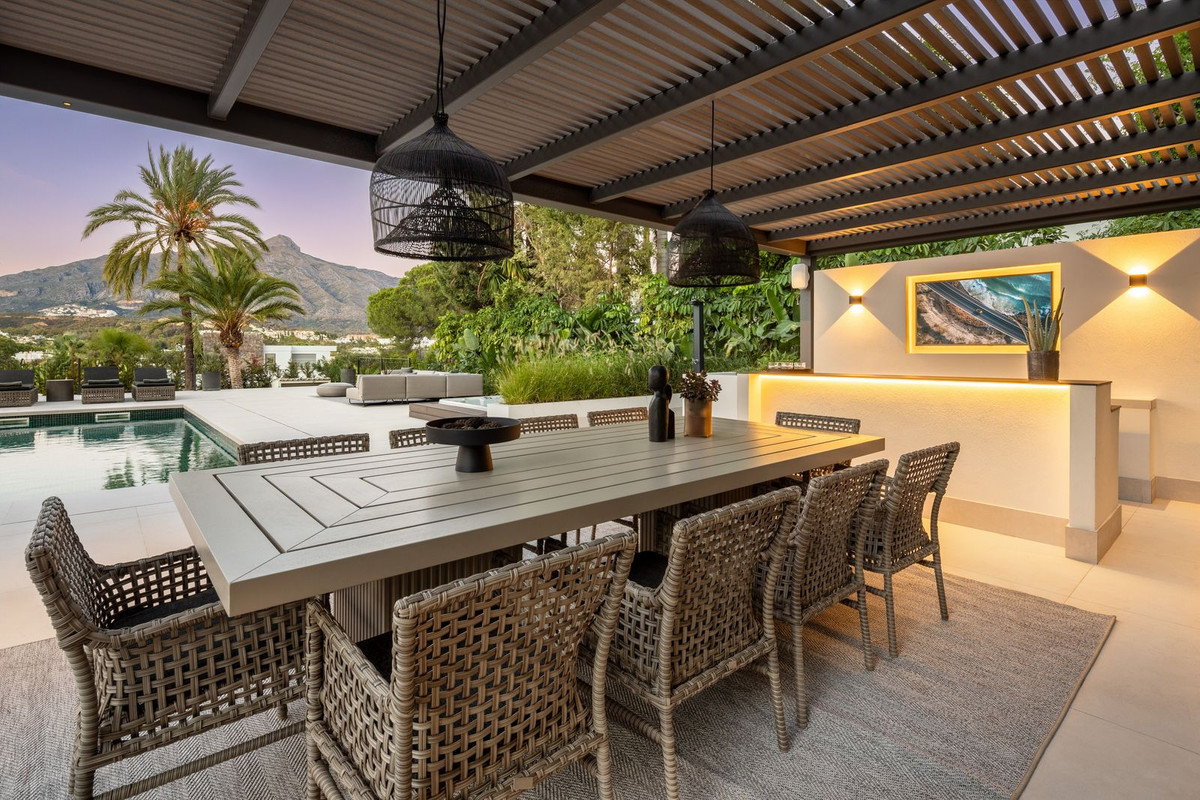 Se vende Villa - Chalet de 5 dormitorios en Costa Del Sol, Málaga, España
