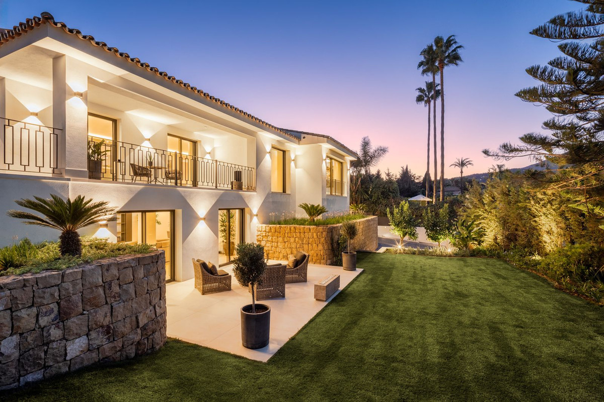 Se vende Villa - Chalet de 5 dormitorios en Costa Del Sol, Málaga, España