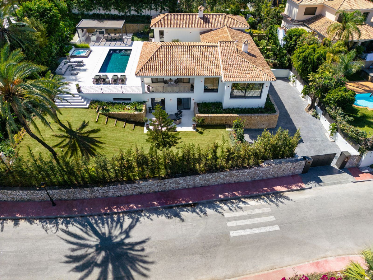 Se vende Villa - Chalet de 5 dormitorios en Costa Del Sol, Málaga, España