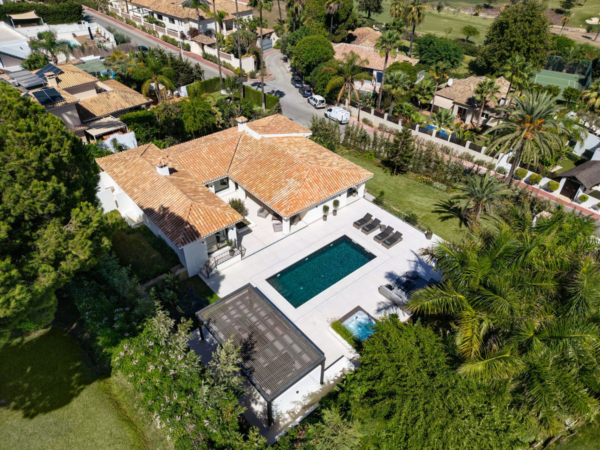 Se vende Villa - Chalet de 5 dormitorios en Costa Del Sol, Málaga, España