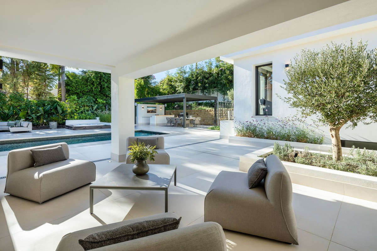 Se vende Villa - Chalet de 5 dormitorios en Costa Del Sol, Málaga, España