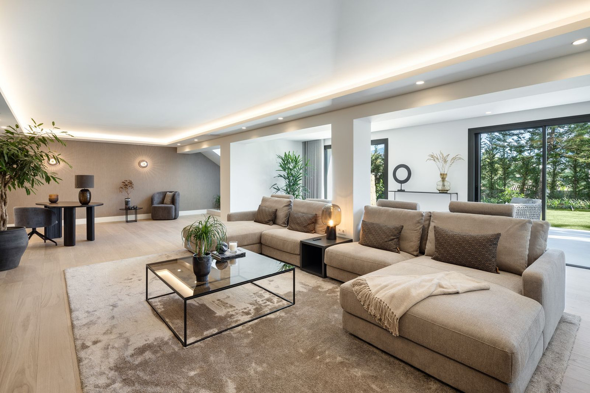 Se vende Villa - Chalet de 5 dormitorios en Costa Del Sol, Málaga, España