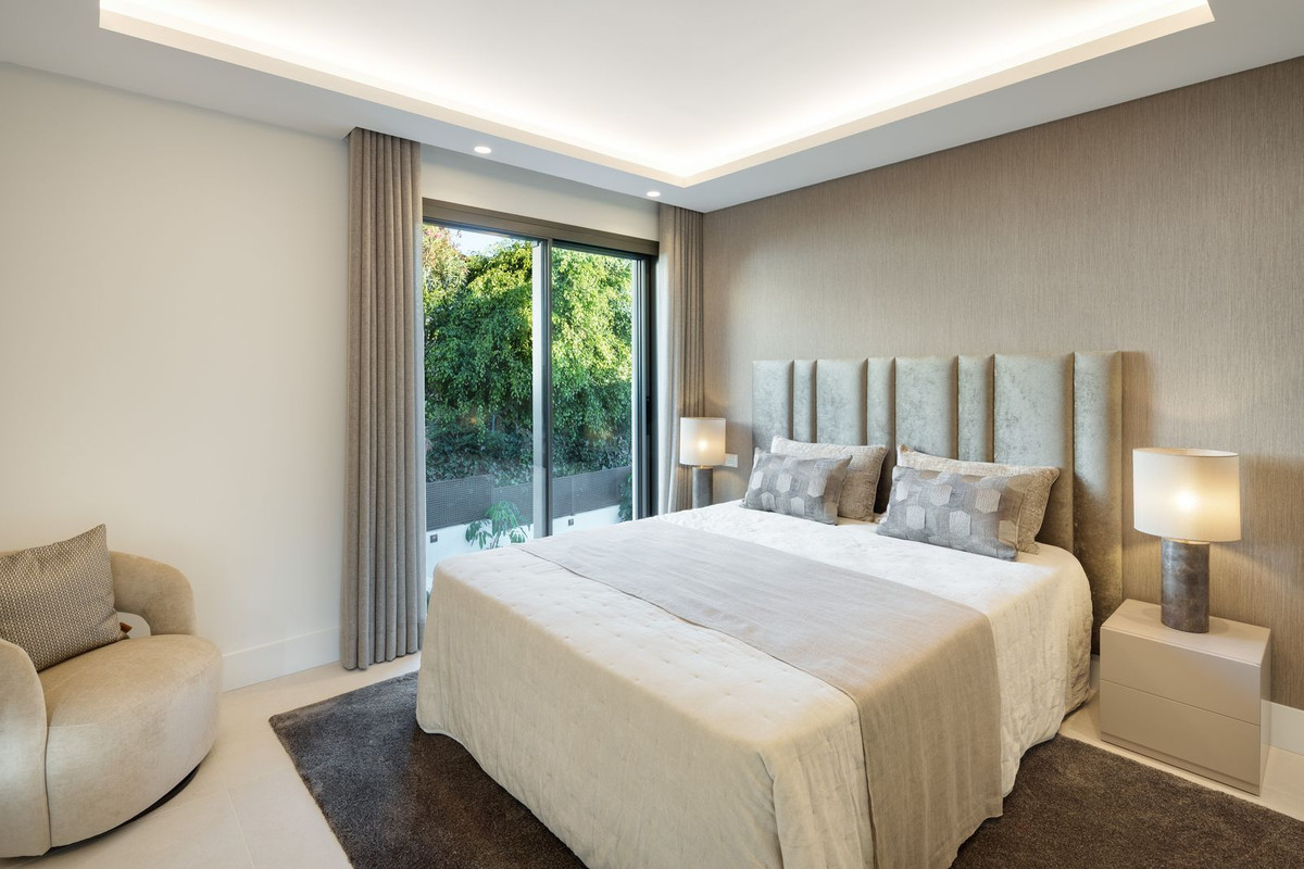 Se vende Villa - Chalet de 5 dormitorios en Costa Del Sol, Málaga, España