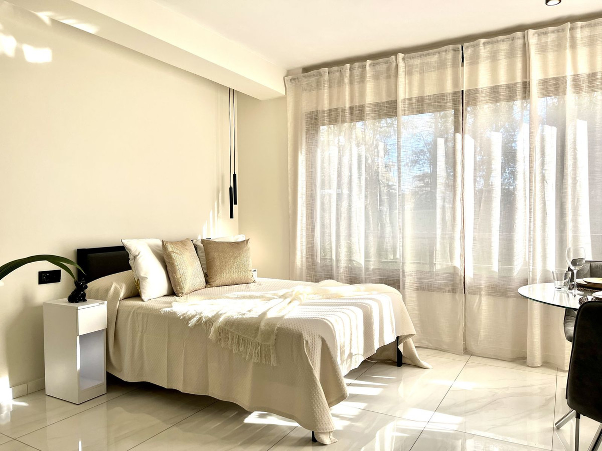 Se vende Apartamento Planta Media de 1 dormitorios en Costa Del Sol, Málaga, España