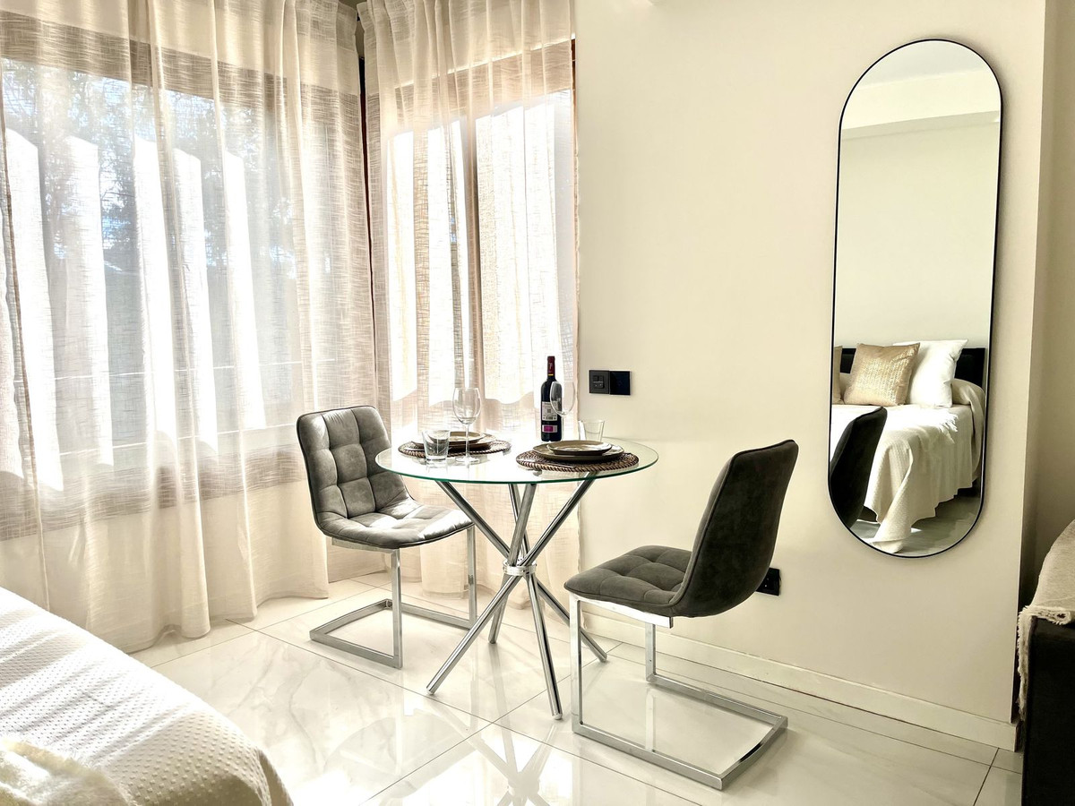 Se vende Apartamento Planta Media de 1 dormitorios en Costa Del Sol, Málaga, España