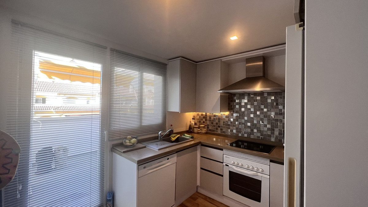 1 Bed Apartment for sale in Nueva Andalucía Costa Del Sol, Málaga, Spain