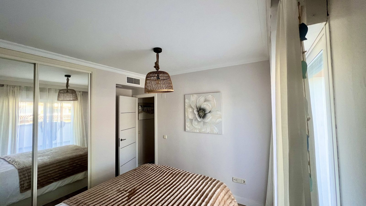 1 Bed Apartment for sale in Nueva Andalucía Costa Del Sol, Málaga, Spain