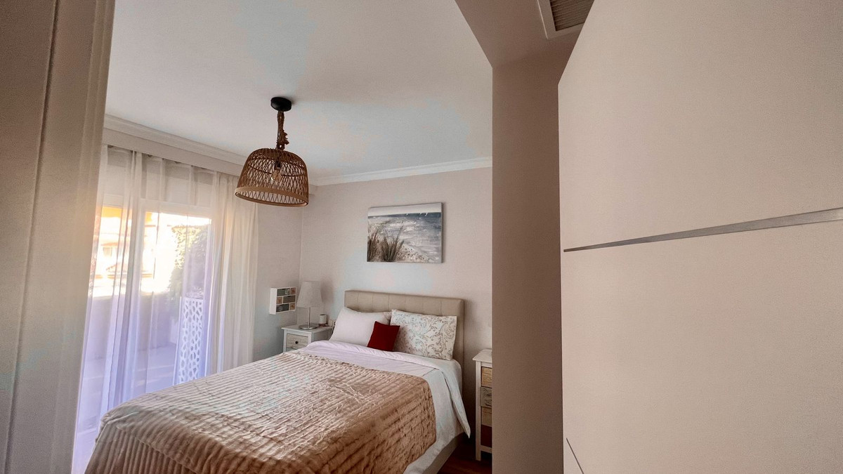 1 Bed Apartment for sale in Nueva Andalucía Costa Del Sol, Málaga, Spain