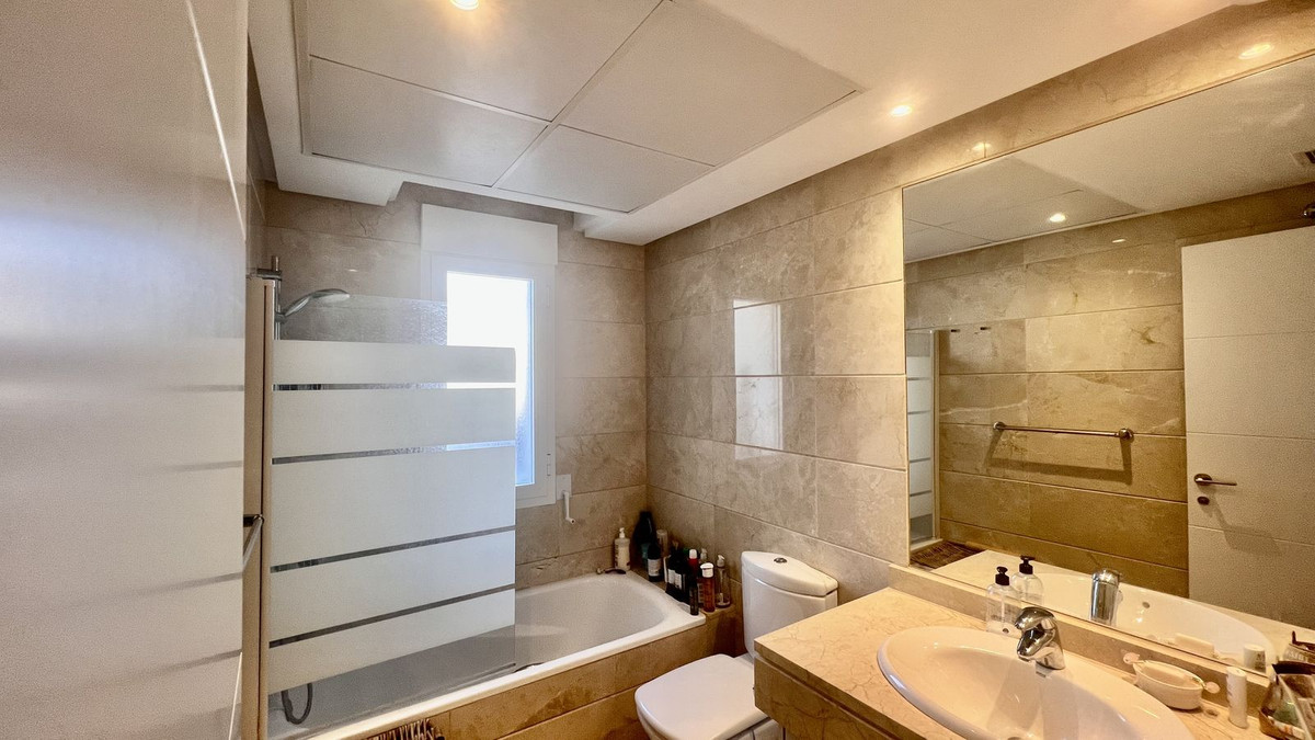 1 Bed Apartment for sale in Nueva Andalucía Costa Del Sol, Málaga, Spain