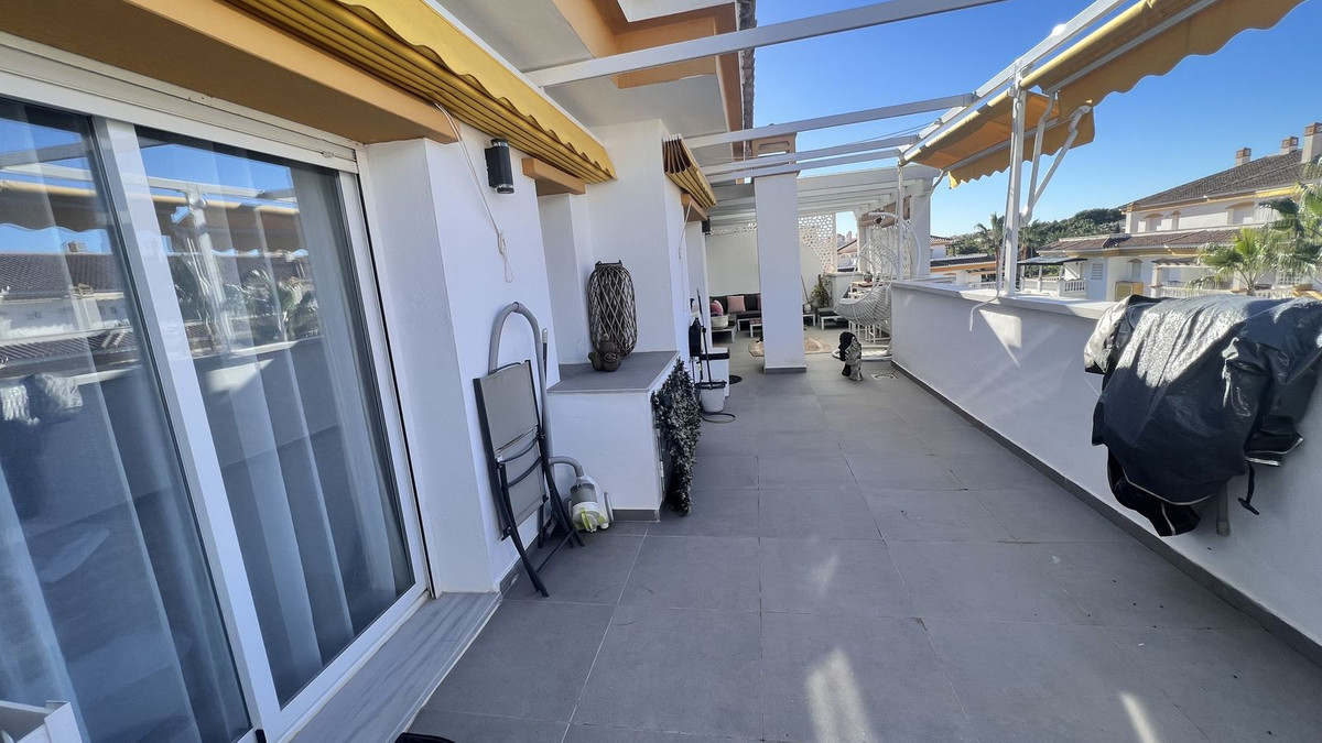 1 Bed Apartment for sale in Nueva Andalucía Costa Del Sol, Málaga, Spain