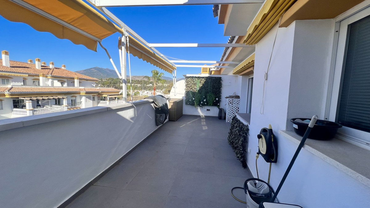 1 Bed Apartment for sale in Nueva Andalucía Costa Del Sol, Málaga, Spain