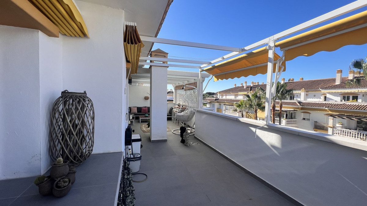 1 Bed Apartment for sale in Nueva Andalucía Costa Del Sol, Málaga, Spain