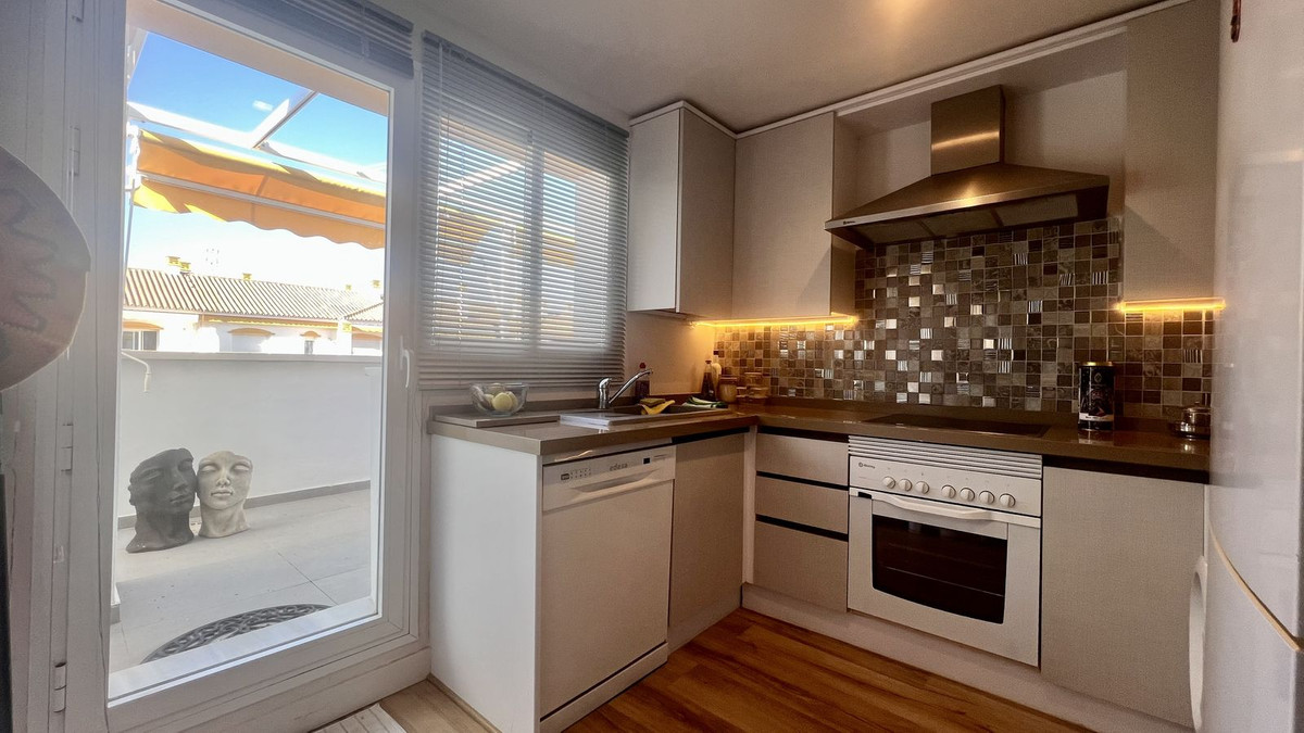 1 Bed Apartment for sale in Nueva Andalucía Costa Del Sol, Málaga, Spain