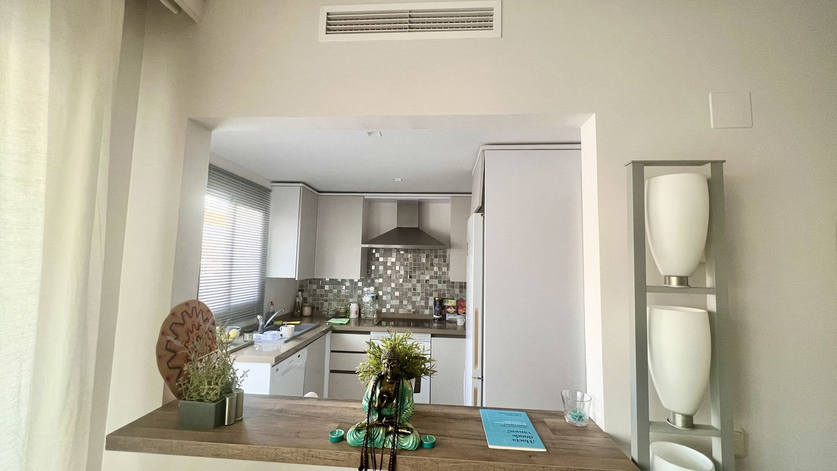 1 Bed Apartment for sale in Nueva Andalucía Costa Del Sol, Málaga, Spain
