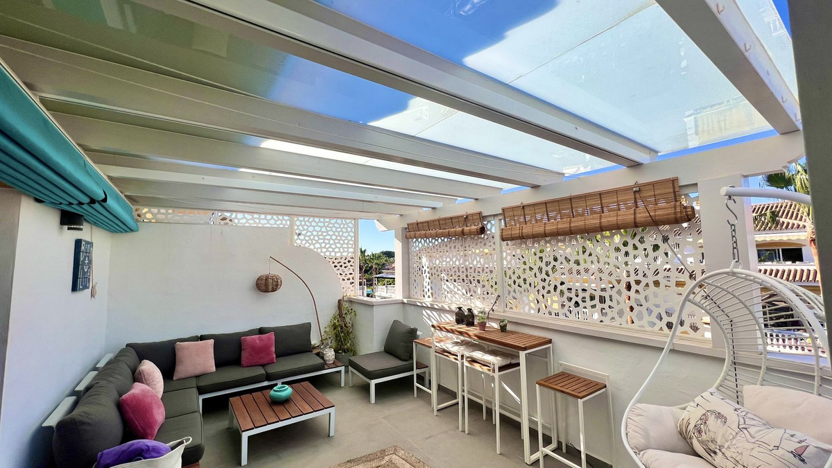 1 Bed Apartment for sale in Nueva Andalucía Costa Del Sol, Málaga, Spain