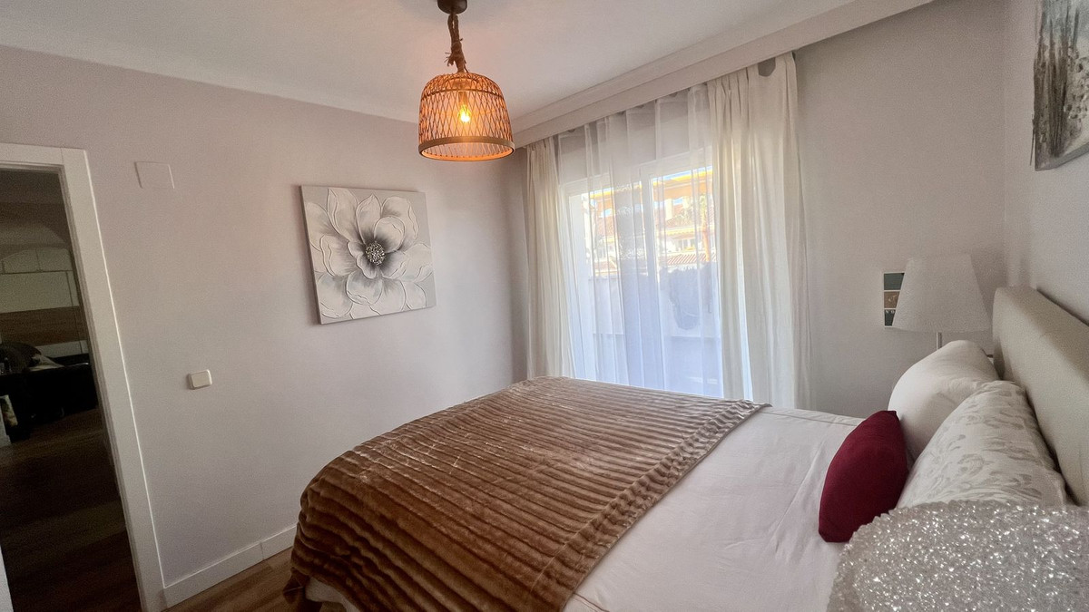 1 Bed Apartment for sale in Nueva Andalucía Costa Del Sol, Málaga, Spain