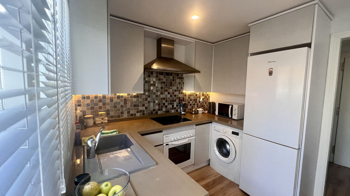 1 Bed Apartment for sale in Nueva Andalucía Costa Del Sol, Málaga, Spain