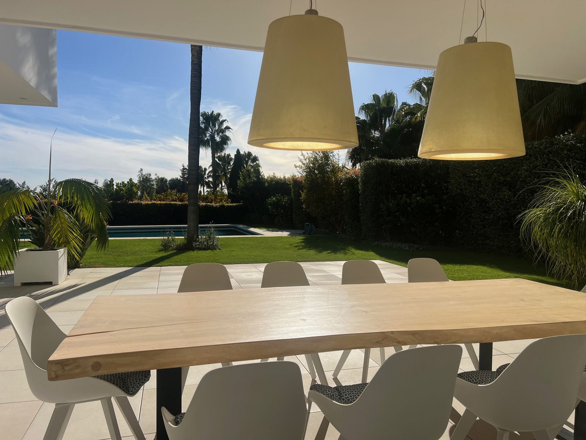Se vende Villa - Chalet de 6 dormitorios en Costa Del Sol, Málaga, España